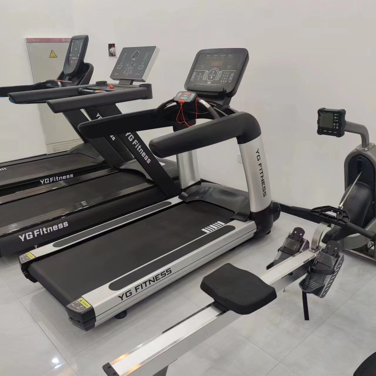 Running Gear Equipment - Tapis Roulant Elettrico Professionale da Palestra